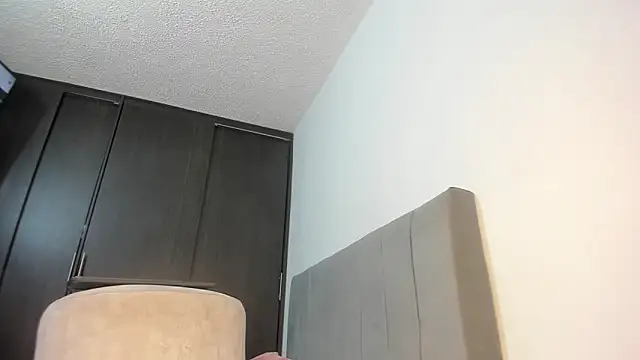 Snapshot of emy_collyns chatting on February 17, 2026, 2:42 am emy collyns online show from February 17, 2026, 2:42 am