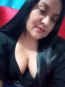 Snapshot of lucia00xx chatting on December 20, 2025, 11:07 pm lucia00xx online show from December 20, 2025, 11:07 pm