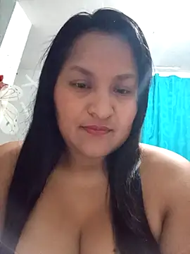 Snapshot of lucia00xx chatting on December 17, 2025, 9:25 am lucia00xx online show from December 17, 2025, 9:25 am