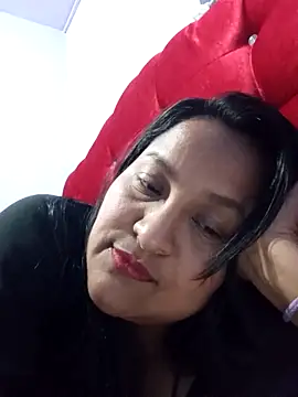 Snapshot of lucia00xx chatting on February 8, 2026, 12:52 am lucia00xx online show from February 8, 2026, 12:52 am