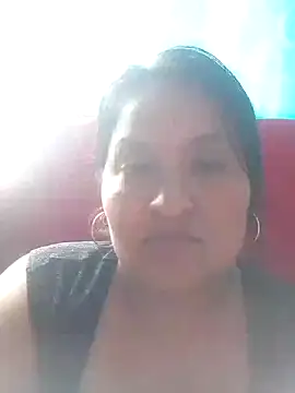 lucia00xx online show from November 3, 2025, 5:16 pm