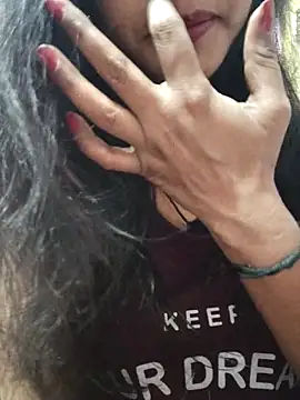 anjali2351 online show from April 8, 2026, 6:26 am