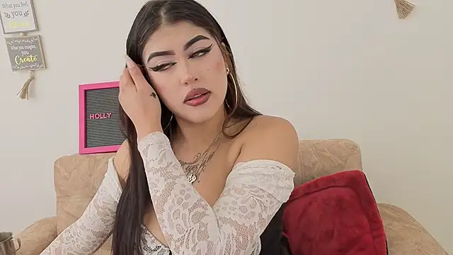 hollycute   online show from October 24, 2025, 8:08 pm