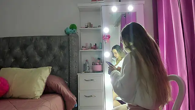 Sophia rouse online show from October 15, 2025, 12:02 pm