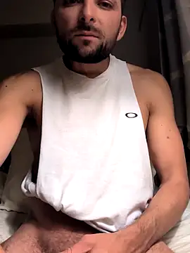 felipelon07 online show from November 3, 2025, 6:29 am