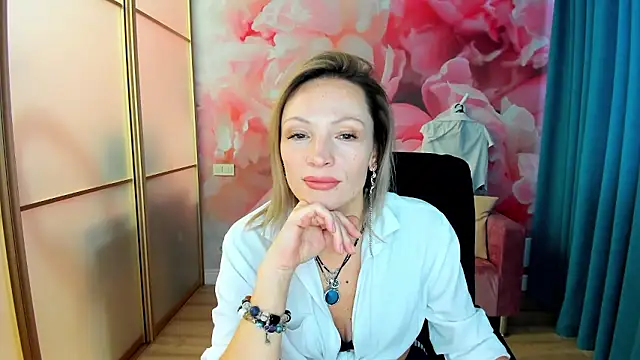 AlinaMoor online show from January 17, 2026, 6:50 am