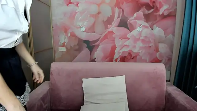 AlinaMoor online show from February 6, 2026, 12:50 am