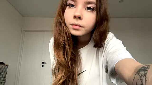 Snapshot of EhtelBiondi chatting on October 31, 2025, 9:06 am EhtelBiondi online show from October 31, 2025, 9:06 am