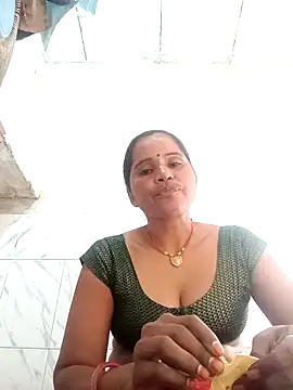 Snapshot of Nm_sanjna chatting on October 19, 2025, 4:15 am Nm sanjna online show from October 19, 2025, 4:15 am