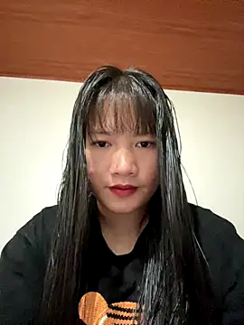 Snapshot of TrangNemo chatting on November 4, 2025, 6:17 am TrangNemo online show from November 4, 2025, 6:17 am