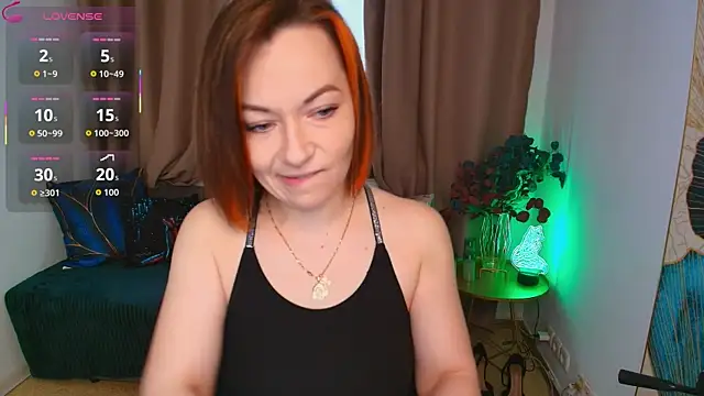 Snapshot of Serena_Foxxx chatting on May 8, 2026, 2:15 am Serena Foxxx online show from May 8, 2026, 2:15 am