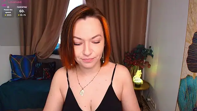 Snapshot of Serena_Foxxx chatting on June 1, 2026, 2:12 am Serena Foxxx online show from June 1, 2026, 2:12 am