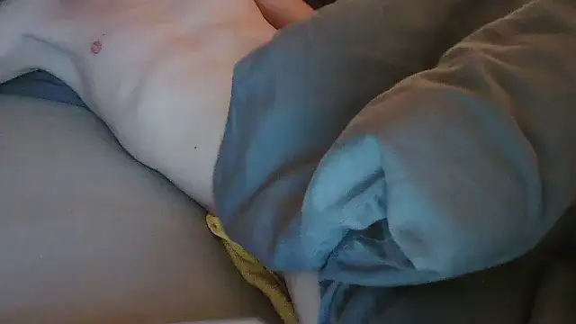 Snapshot of cumer222 chatting on October 22, 2025, 4:12 am cumer222 online show from October 22, 2025, 4:12 am