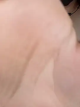 Snapshot of Engy- chatting on December 2, 2025, 10:33 pm Engy- online show from December 2, 2025, 10:33 pm