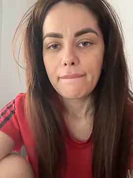 Snapshot of Bella-Flower chatting on October 29, 2025, 8:35 am Bella-Flower online show from October 29, 2025, 8:35 am