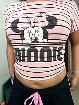 anshika0124 online show from November 19, 2025, 4:56 am