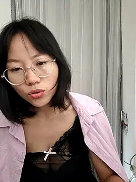 nini10052025 online show from November 7, 2025, 3:55 am