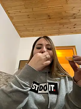 Snapshot of kattee_adams chatting on October 13, 2025, 7:04 pm kattee adams online show from October 13, 2025, 7:04 pm