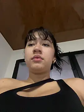 Snapshot of emi_star chatting on November 30, 2025, 10:21 pm emi star online show from November 30, 2025, 10:21 pm