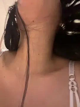 Snapshot of emi_star chatting on December 22, 2025, 2:01 am emi star online show from December 22, 2025, 2:01 am