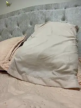 Snapshot of emi_star chatting on February 24, 2026, 1:17 am emi star online show from February 24, 2026, 1:17 am