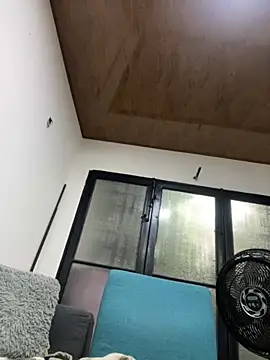 Snapshot of emi_star chatting on November 3, 2025, 12:05 am emi star online show from November 3, 2025, 12:05 am