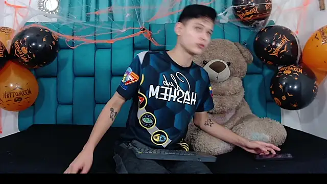 Snapshot of Brian_hot chatting on October 27, 2025, 12:50 pm Brian hot online show from October 27, 2025, 12:50 pm