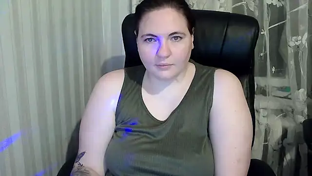 Snapshot of XLisaBlueXs_ chatting on October 15, 2025, 4:59 pm XLisaBlueXs online show from October 15, 2025, 4:59 pm