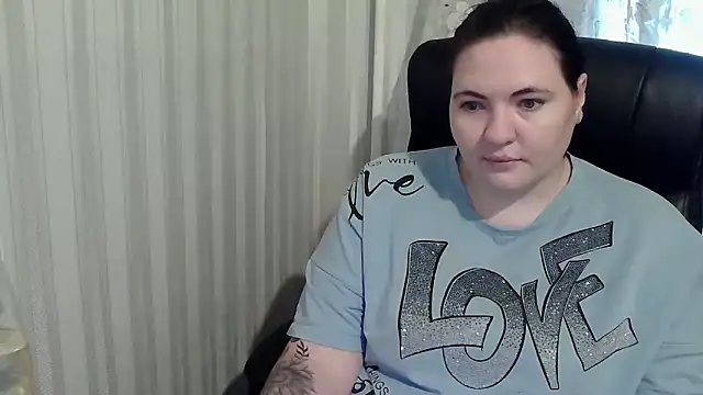 Snapshot of XLisaBlueXs_ chatting on October 17, 2025, 1:57 pm XLisaBlueXs online show from October 17, 2025, 1:57 pm