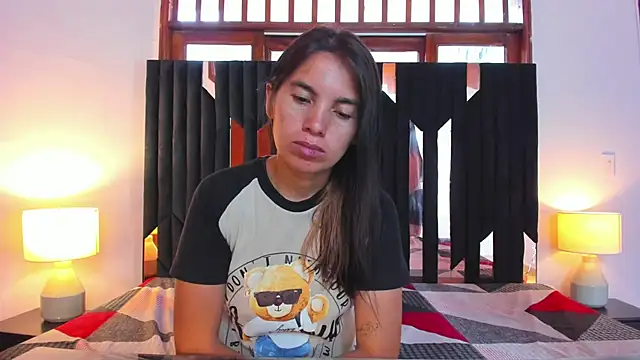 Snapshot of Sofy_and_Mia chatting on October 29, 2025, 12:26 pm Sofy and Mia online show from October 29, 2025, 12:26 pm