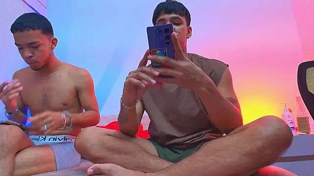 Snapshot of thomas_elg chatting on November 19, 2025, 1:05 am thomas elg online show from November 19, 2025, 1:05 am