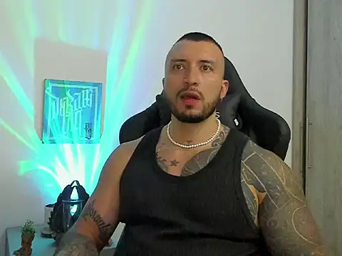 Dave-Max01 online show from October 30, 2025, 1:04 am