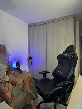 Dave-Max01 online show from November 26, 2025, 2:55 am