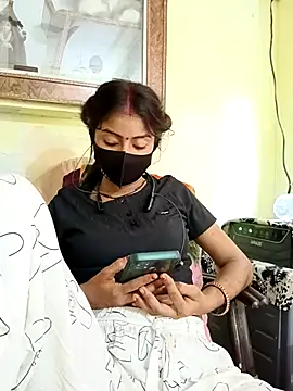 Snapshot of Payal_G chatting on October 15, 2025, 4:22 am Payal G online show from October 15, 2025, 4:22 am