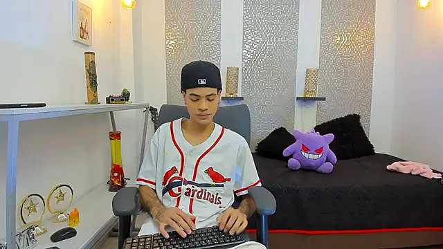 JacobBlackwell  online show from November 4, 2025, 7:39 pm