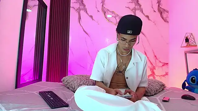 JacobBlackwell  online show from February 13, 2026, 3:39 am