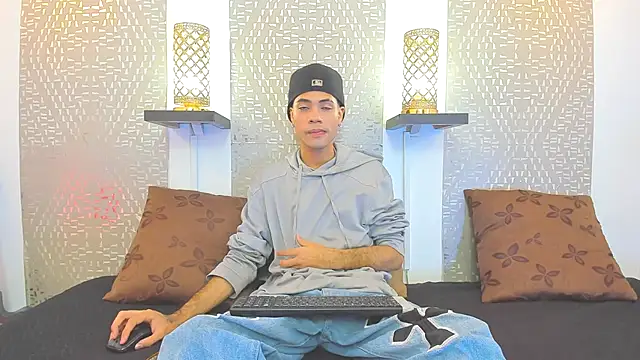 JacobBlackwell  online show from October 18, 2025, 8:00 pm