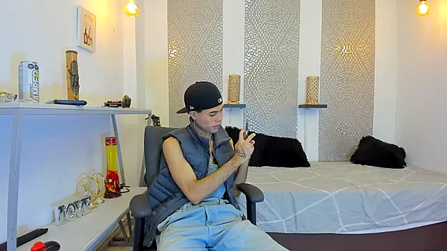 JacobBlackwell  online show from November 10, 2025, 7:41 pm