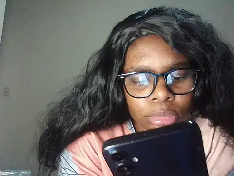 Snapshot of Hot_Yolanda chatting on October 6, 2025, 7:58 pm Hot Yolanda online show from October 6, 2025, 7:58 pm