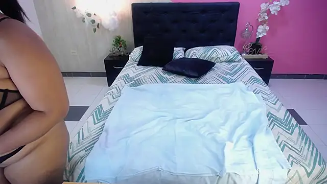 hannahjackson  online show from October 17, 2025, 5:37 pm