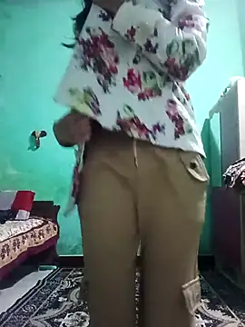 Hornyme18 online show from November 21, 2025, 4:06 pm