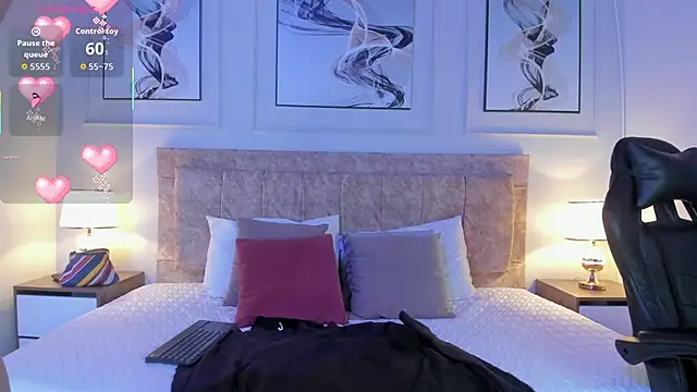 celeste collins  online show from November 20, 2025, 12:06 pm