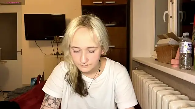 Ulemonala Cute online show from November 18, 2025, 6:33 pm