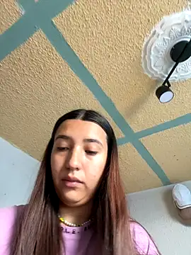 Snapshot of Alix_rousses chatting on October 17, 2025, 4:09 pm Alix rousses online show from October 17, 2025, 4:09 pm