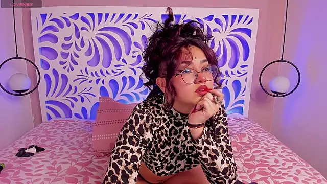 Snapshot of sunny_maya_ chatting on November 25, 2025, 4:13 am sunny maya online show from November 25, 2025, 4:13 am