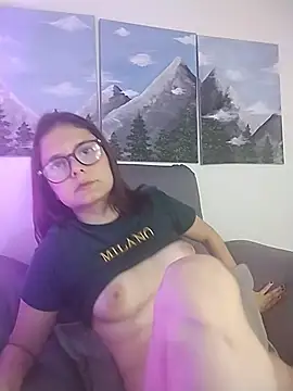 Snapshot of CarlaLorez chatting on December 1, 2025, 4:41 pm CarlaLorez online show from December 1, 2025, 4:41 pm