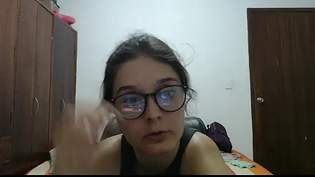 Snapshot of CarlaLorez chatting on July 8, 2026, 11:38 pm CarlaLorez online show from July 8, 2026, 11:38 pm