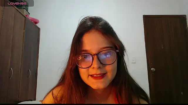 Snapshot of CarlaLorez chatting on July 5, 2026, 4:19 am CarlaLorez online show from July 5, 2026, 4:19 am