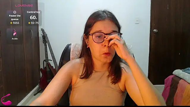CarlaLorez online show from May 21, 2026, 9:23 pm