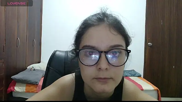 Snapshot of CarlaLorez chatting on July 16, 2026, 11:57 pm CarlaLorez online show from July 16, 2026, 11:57 pm